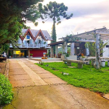 ホテル Campos House Campos do Jordão エクステリア 写真
